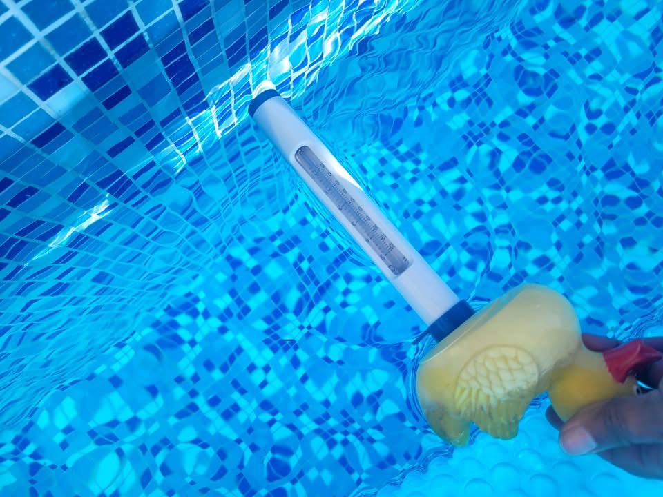Medición de temperatura de piscina